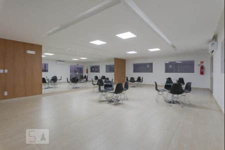 Apartamento para alugar com 43m², 2 quartos e 1 vaga Apartamento para alugar com 43m², 2 quartos e 1 vagaÁrea comum - Salão de festas