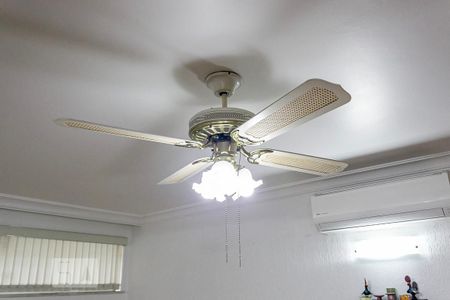 Casa à venda com 484m², 5 quartos e 3 vagasVentilador de Teto do Salão de Festas