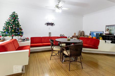 Casa à venda com 484m², 5 quartos e 3 vagasSalão de Festas