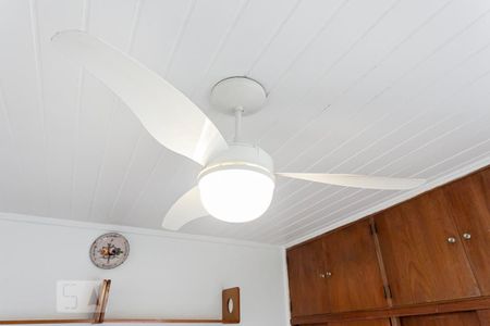 Casa à venda com 484m², 5 quartos e 3 vagasVentilador de Teto da Suite 4