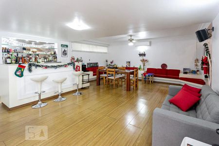 Casa à venda com 484m², 5 quartos e 3 vagasSalão de Festas