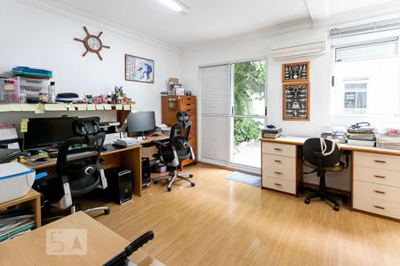 Casa à venda com 484m², 5 quartos e 3 vagasEscritório