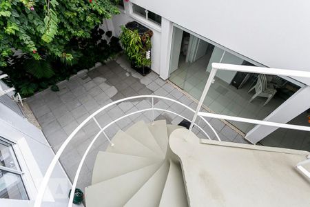 Casa à venda com 484m², 5 quartos e 3 vagasEscadas Externas