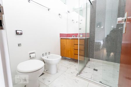 Casa à venda com 484m², 5 quartos e 3 vagasBanheiro da Suite 2