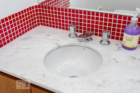 Casa à venda com 484m², 5 quartos e 3 vagasPia do Banheiro da Suite 2