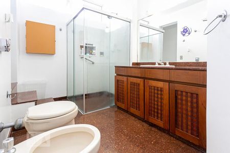 Casa à venda com 484m², 5 quartos e 3 vagasBanheiro da Suite 3