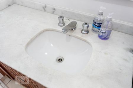 Casa à venda com 484m², 5 quartos e 3 vagasQuarto de Serviço