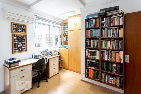 Casa à venda com 484m², 5 quartos e 3 vagasEscritório