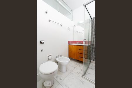 Casa à venda com 484m², 5 quartos e 3 vagasBanheiro da Suite 2