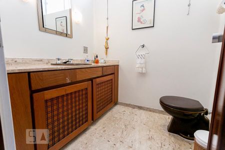Casa à venda com 484m², 5 quartos e 3 vagasLavabo 1