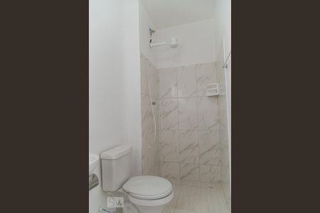 Banheiro de kitnet/studio para alugar com 1 quarto, 18m² em Jardim Oriental, São Paulo