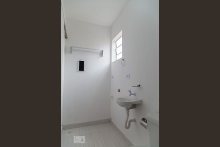 Banheiro de kitnet/studio para alugar com 1 quarto, 20m² em Jardim Oriental, São Paulo