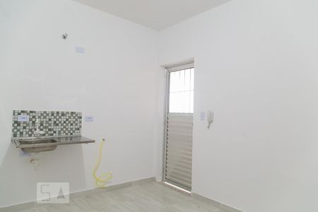 Sala e cozinha de apartamento para alugar com 2 quartos, 40m² em Jardim Oriental, São Paulo