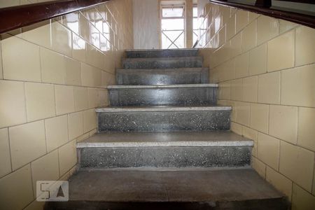 Apartamento para alugar com 95m², 2 quartos e sem vaga Apartamento para alugar com 95m², 2 quartos e sem vagaÁrea Comum - Escada