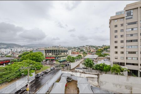 Vista de apartamento à venda com 3 quartos, 110m² em Cinquentenario, Belo Horizonte