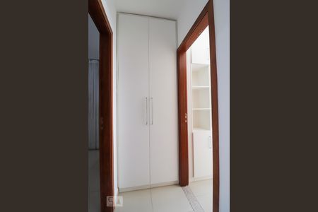 Corredor de apartamento para alugar com 3 quartos, 92m² em Alto da Glória, Goiânia