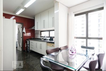 Apartamento à venda com 144m², 3 quartos e 3 vagasCozinha