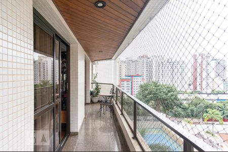 Apartamento à venda com 144m², 3 quartos e 3 vagasVaranda