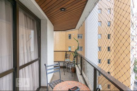 Apartamento à venda com 144m², 3 quartos e 3 vagasVaranda