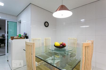 Casa à venda com 150m², 3 quartos e 2 vagas Casa à venda com 150m², 3 quartos e 2 vagasCozinha