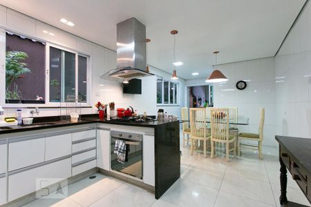 Casa à venda com 150m², 3 quartos e 2 vagas Casa à venda com 150m², 3 quartos e 2 vagasCozinha