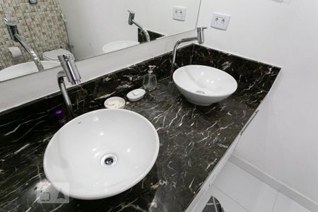 Casa à venda com 150m², 3 quartos e 2 vagas Casa à venda com 150m², 3 quartos e 2 vagasBanheiro 2