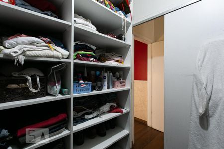 Casa à venda com 150m², 3 quartos e 2 vagas Casa à venda com 150m², 3 quartos e 2 vagasCloset do Quarto 1