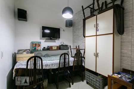 Casa à venda com 150m², 3 quartos e 2 vagas Casa à venda com 150m², 3 quartos e 2 vagasChurrasqueira