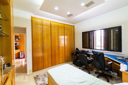 Casa à venda com 313m², 5 quartos e 4 vagas Casa à venda com 313m², 5 quartos e 4 vagasQuarto 3