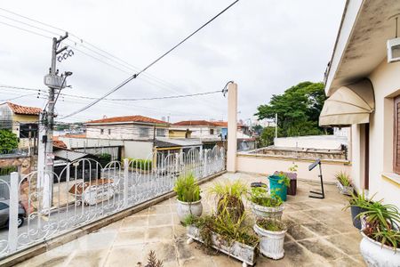 Casa à venda com 313m², 5 quartos e 4 vagas Casa à venda com 313m², 5 quartos e 4 vagasVaranda
