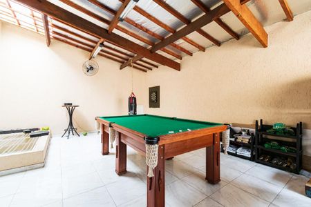 Casa à venda com 313m², 5 quartos e 4 vagas Casa à venda com 313m², 5 quartos e 4 vagasSala de Jogos