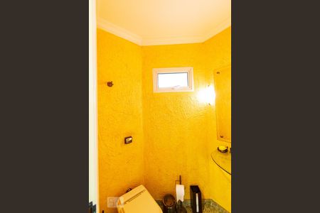 Casa à venda com 313m², 5 quartos e 4 vagas Casa à venda com 313m², 5 quartos e 4 vagasLavabo