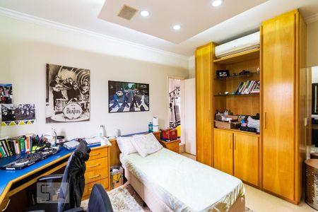 Casa à venda com 313m², 5 quartos e 4 vagas Casa à venda com 313m², 5 quartos e 4 vagasQuarto 3