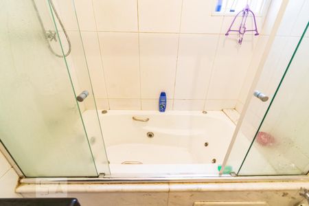 Casa à venda com 313m², 5 quartos e 4 vagas Casa à venda com 313m², 5 quartos e 4 vagasBanheiro da Suíte