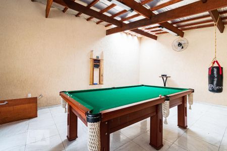 Casa à venda com 313m², 5 quartos e 4 vagas Casa à venda com 313m², 5 quartos e 4 vagasSala de Jogos