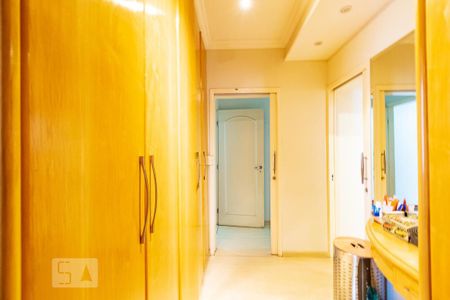 Casa à venda com 313m², 5 quartos e 4 vagas Casa à venda com 313m², 5 quartos e 4 vagasSuíte