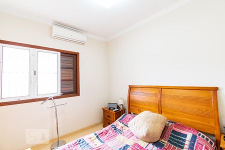 Casa à venda com 313m², 5 quartos e 4 vagas Casa à venda com 313m², 5 quartos e 4 vagasSuíte