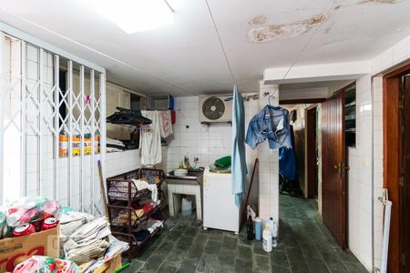 Casa à venda com 313m², 5 quartos e 4 vagas Casa à venda com 313m², 5 quartos e 4 vagasLavanderia