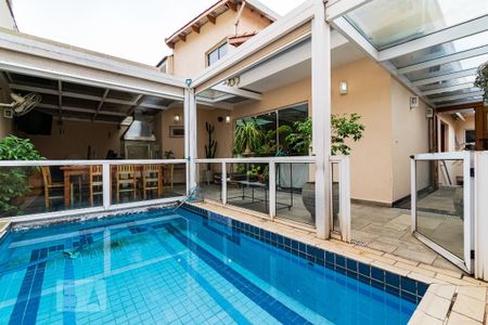 Casa à venda com 313m², 5 quartos e 4 vagas Casa à venda com 313m², 5 quartos e 4 vagasPiscina