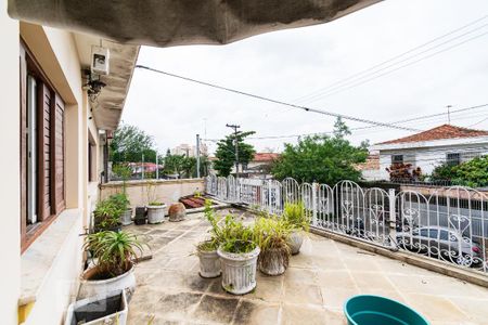 Casa à venda com 313m², 5 quartos e 4 vagas Casa à venda com 313m², 5 quartos e 4 vagasVaranda