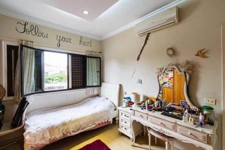 Casa à venda com 313m², 5 quartos e 4 vagas Casa à venda com 313m², 5 quartos e 4 vagasQuarto 2