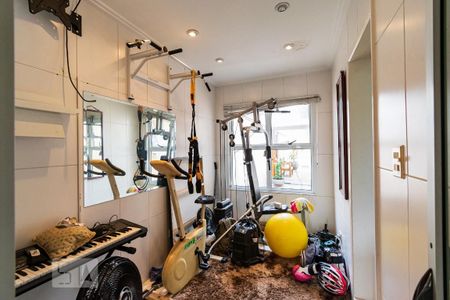 Casa à venda com 313m², 5 quartos e 4 vagas Casa à venda com 313m², 5 quartos e 4 vagasAcademia