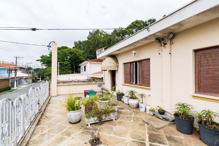 Casa à venda com 313m², 5 quartos e 4 vagas Casa à venda com 313m², 5 quartos e 4 vagasVaranda