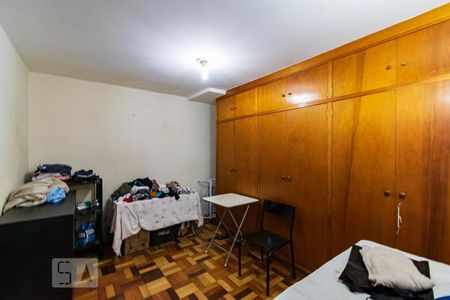 Casa à venda com 313m², 5 quartos e 4 vagas Casa à venda com 313m², 5 quartos e 4 vagasQuarto de Serviço