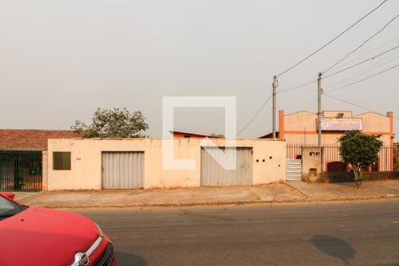 Casa para alugar com 400m², 2 quartos e 4 vagasFachada