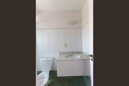 Casa de condomínio para alugar com 92m², 3 quartos e 1 vaga Casa de condomínio para alugar com 92m², 3 quartos e 1 vagaBanheiro