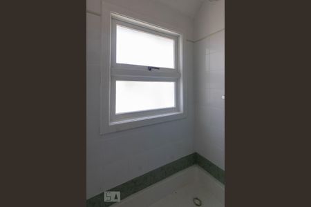 Casa de condomínio para alugar com 92m², 3 quartos e 1 vaga Casa de condomínio para alugar com 92m², 3 quartos e 1 vagaBanheiro
