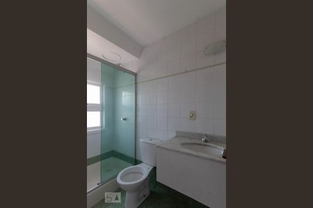 Casa de condomínio para alugar com 92m², 3 quartos e 1 vaga Casa de condomínio para alugar com 92m², 3 quartos e 1 vagaBanheiro