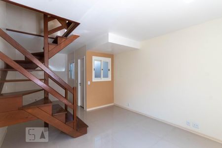 Sala de Estar de casa de condomínio para alugar com 3 quartos, 92m² em Tristeza, Porto Alegre