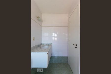 Casa de condomínio para alugar com 92m², 3 quartos e 1 vaga Casa de condomínio para alugar com 92m², 3 quartos e 1 vagaBanheiro